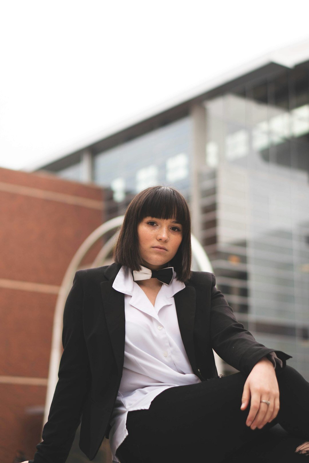 Portrait of a Belgian businesswoman in a navy blazer